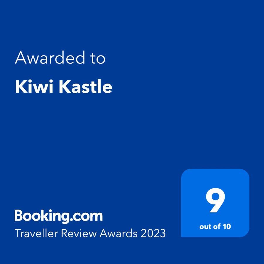 Néa Fókaia Kiwi Kastleアパートホテル エクステリア 写真